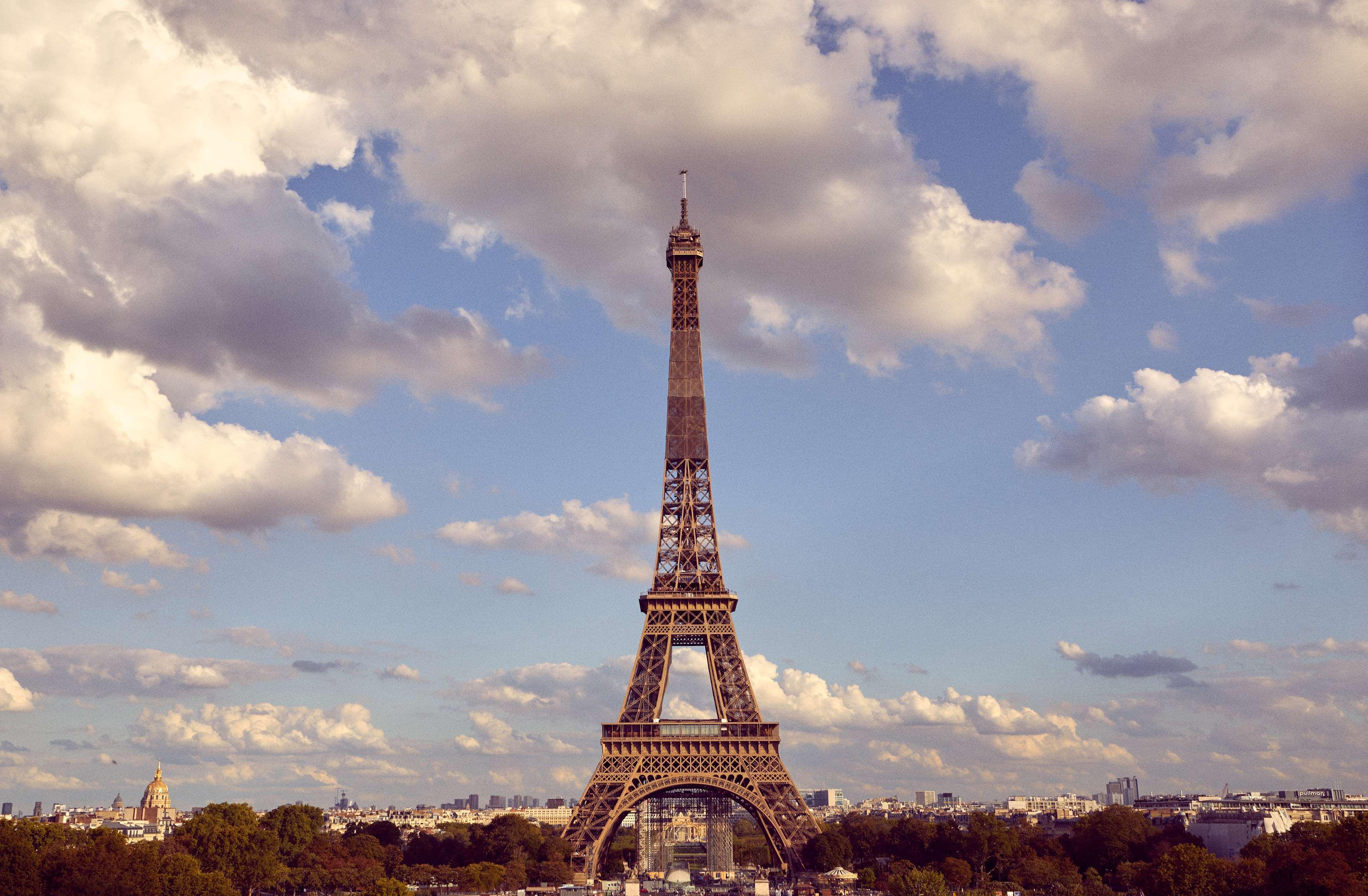 Plaza Tour Eiffel Hotel Paris Exterior photo
